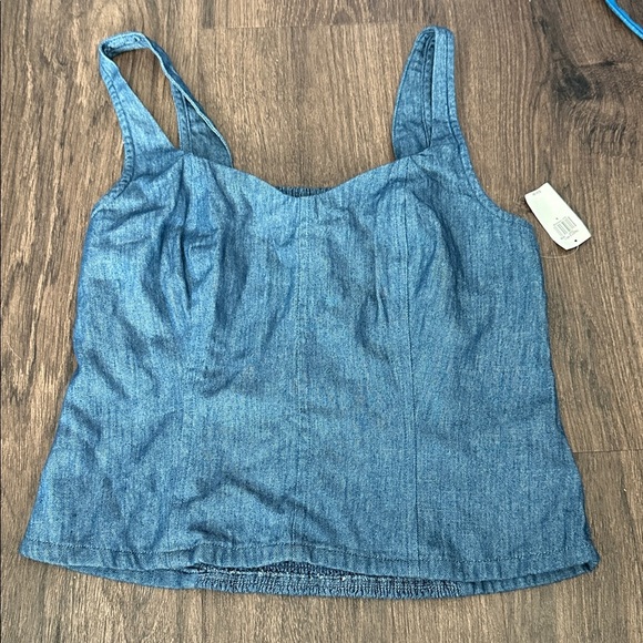 NWT! Old Navy Dark Wash Fitted Jean Cropped Top - Size Small 🤎 - Picture 3 of 4